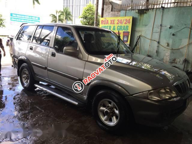 Cần bán Ssangyong Musso năm 2004, màu bạc-4