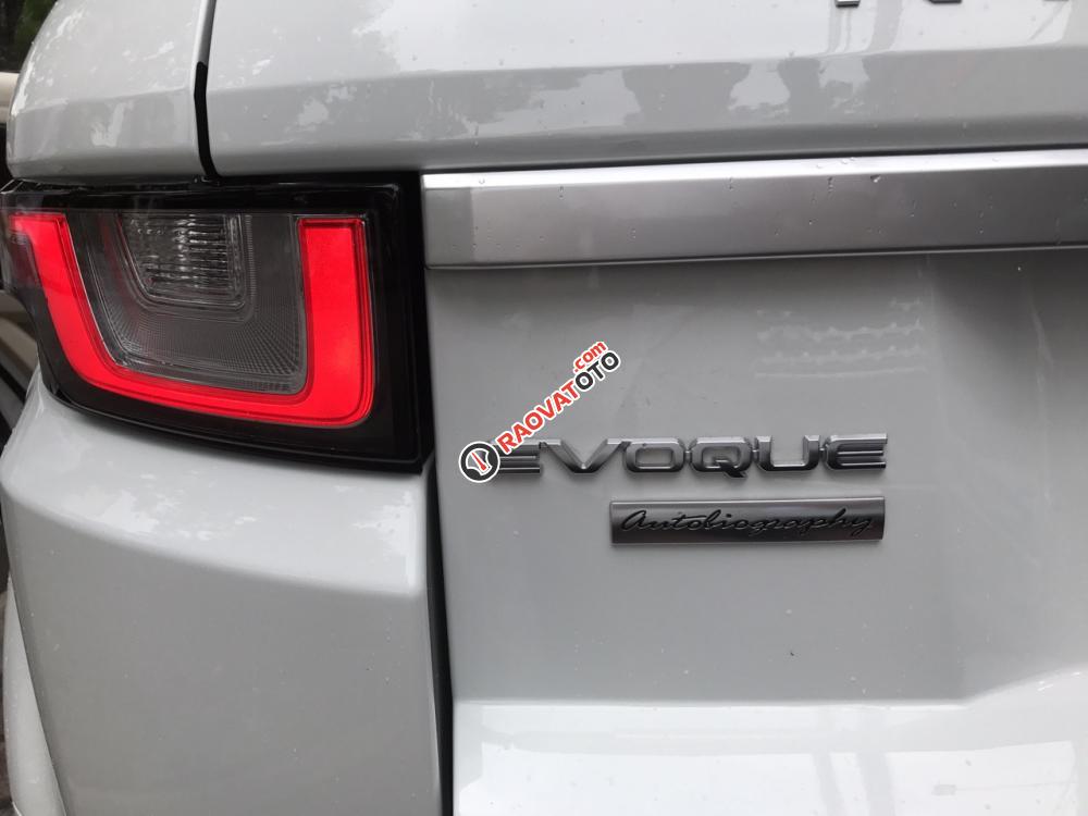 Bán LandRover Evoque Autobiography năm 2017, màu trắng, xe nhập Mỹ, giá tốt full kín đồ. LH: 0948.256.912-4