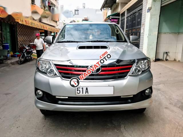 Bán Toyota Fortuner G sản xuất 2014, màu bạc-0