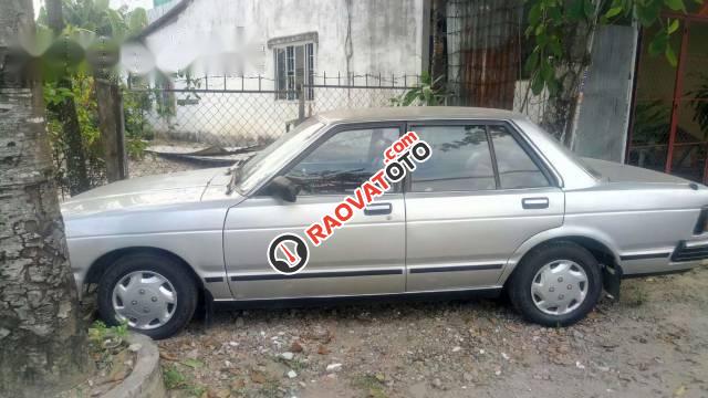 Bán Nissan Bluebird 1.6 đời 1982, màu bạc, giá chỉ 27 triệu-0