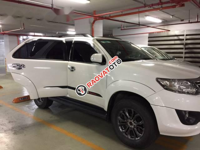 Cần bán lại xe Toyota Fortuner đời 2015, màu trắng số tự động-1