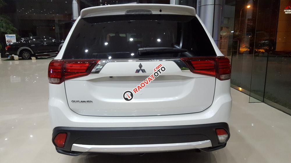 Mitsubishi Outlander 2018, khuyến mại vô cùng hấp dẫn duy nhất trong tháng-17