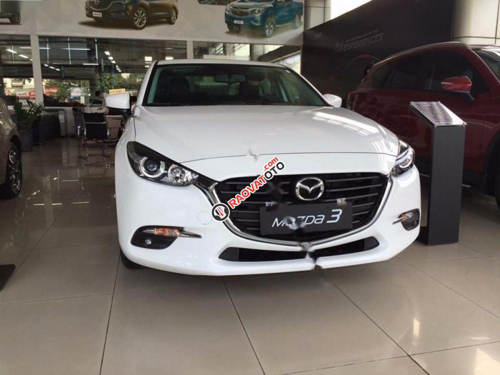 Bán Mazda 3 1.5L Facelift đời 2017, màu trắng, giá tốt-1