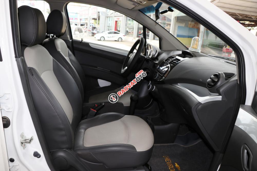 Bán xe Chevrolet Spark Van 1.0AT đời 2015, màu trắng, giá 280tr-5