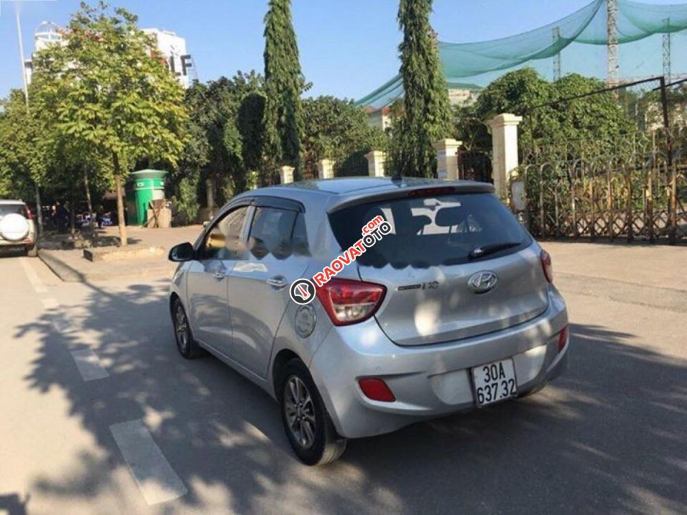 Bán Hyundai Grand i10 1.0 MT 2015, màu bạc, nhập khẩu nguyên chiếc-5