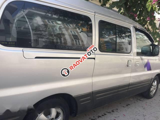 Cần bán lại xe Hyundai Starex 2005, màu bạc-4