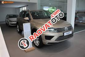 VW Sài Gòn bán xe Touareg 3.6 AT, màu vàng cát - Tặng BHVC+3M - LH Hương: 0902.608.293-1