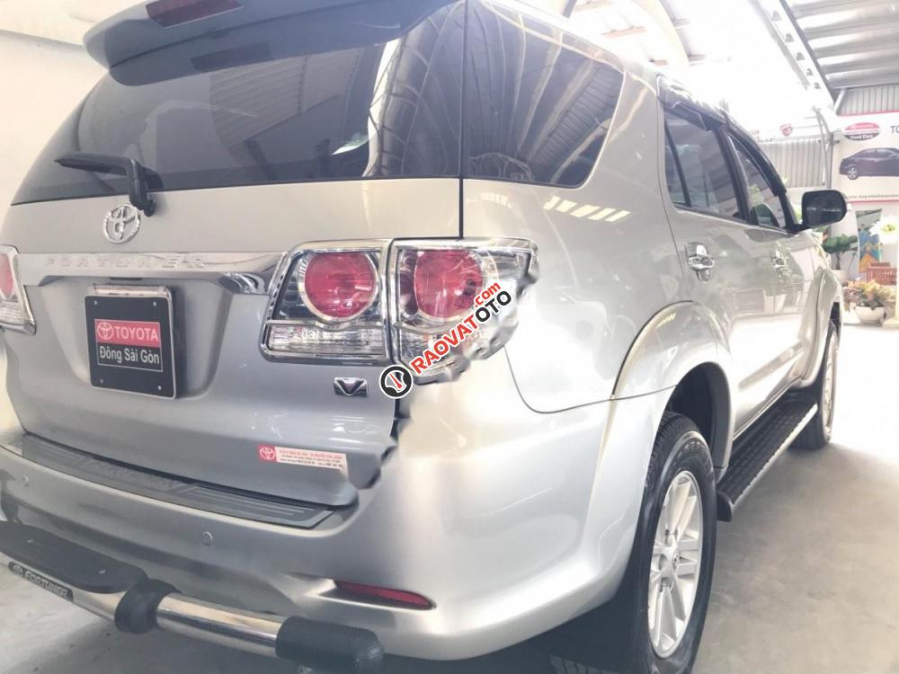 Bán Toyota Fortuner 2.7V 4x2 AT đời 2012, màu bạc-5