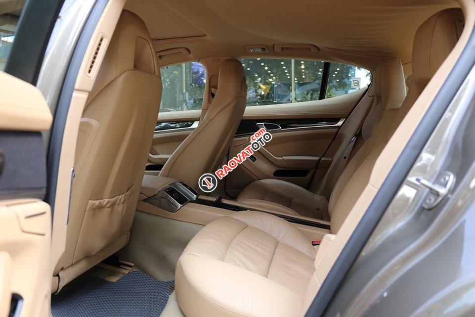 Cần bán Porsche Panamera 4 đời 2010, màu da lươn, nhập khẩu nguyên chiếc tại Đức, đăng kí 2012-8