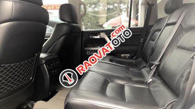 Bán Toyota Land Cruiser VX 4.6 V8 sản xuất 2015, màu bạc-4