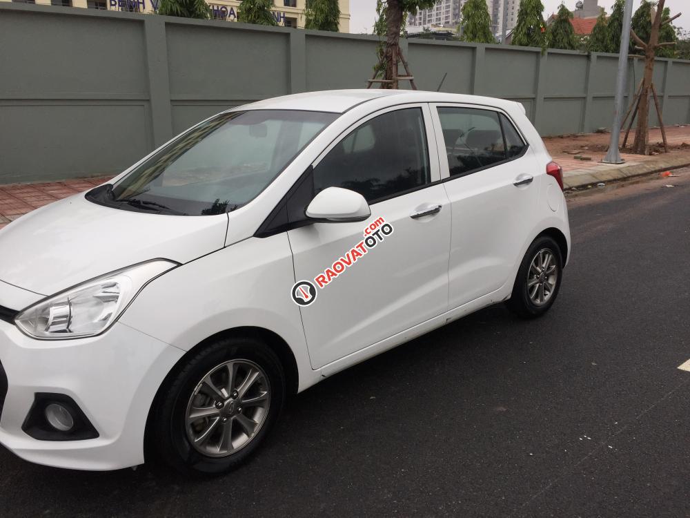 Cần bán gấp Hyundai Grand i10 2015, màu trắng, xe nhập số sàn-2