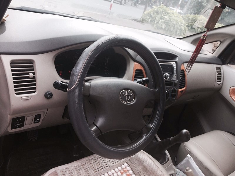 Cần bán xe Toyota Innova đời 2009, màu bạc, nhập khẩu-4