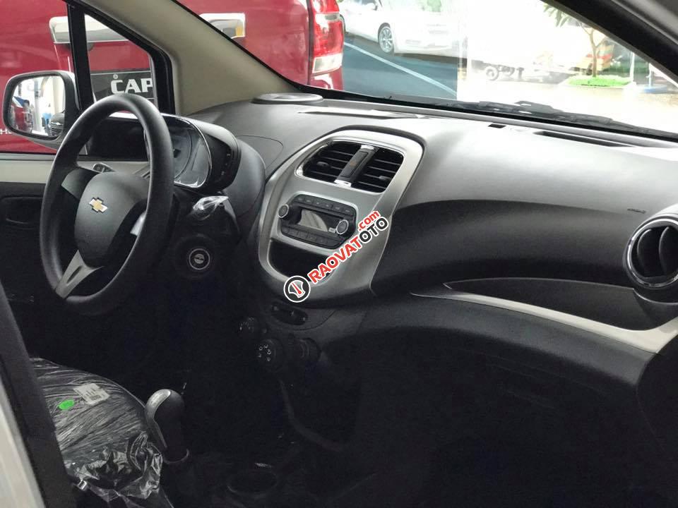 Thuế 2%, 4,5lit/100km, chở tải gần 300kg, Chevrolet Spark Duo 2018, trả góp: 75 triệu lấy xe, 0907148849-4