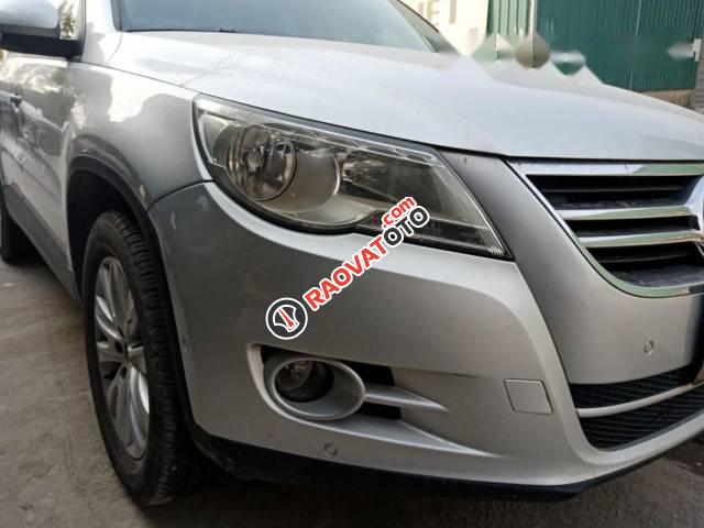 Bán xe Volkswagen Tiguan AT đời 2010, màu bạc, nhập khẩu nguyên chiếc số tự động, giá tốt-2