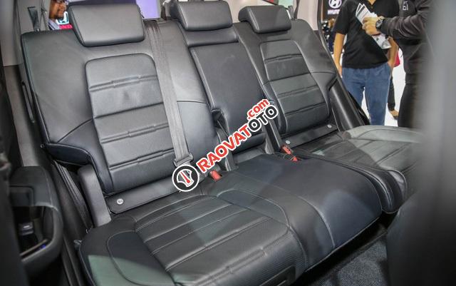 Cần bán xe Honda CR V-L đời 2018-10