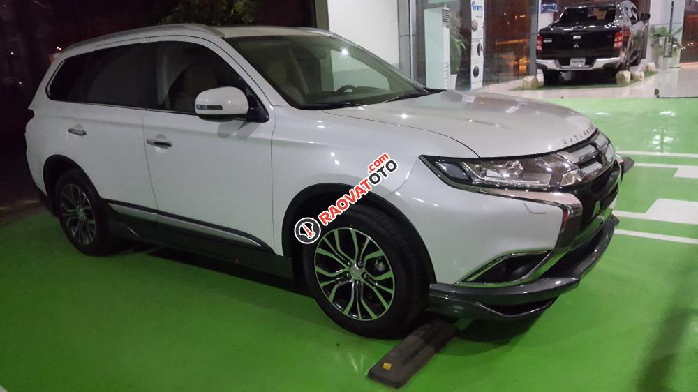 Mitsubishi Outlander 2018, khuyến mại vô cùng hấp dẫn duy nhất trong tháng-15