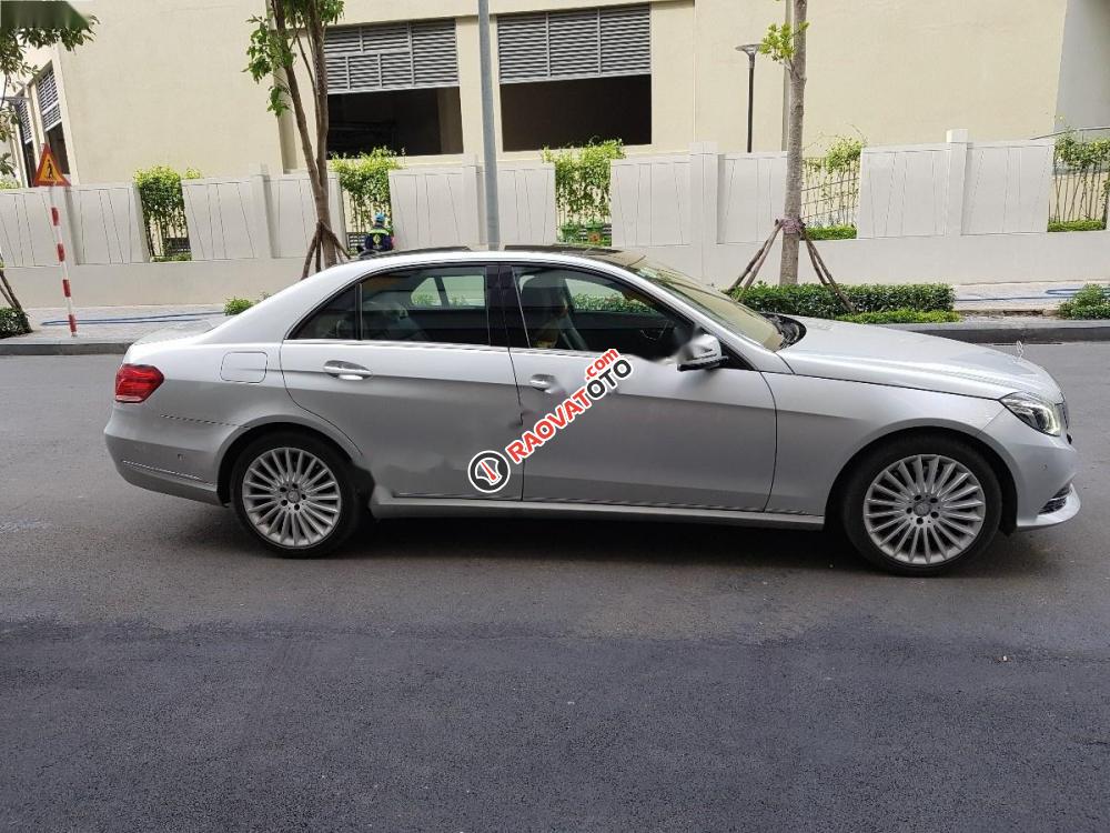 Bán xe Mercedes E400 2013, màu bạc, nhập khẩu-1