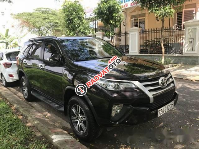 Cần bán xe Toyota Fortuner sản xuất 2017, màu đen-0