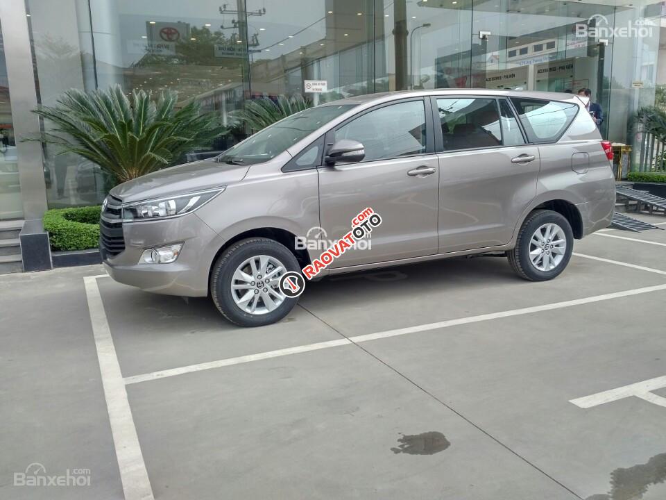Toyota Innova 2017 - Innova 2.0E giá tốt - Đại Lý Toyota Mỹ Đình/ Hotline: 0973.306.136-4