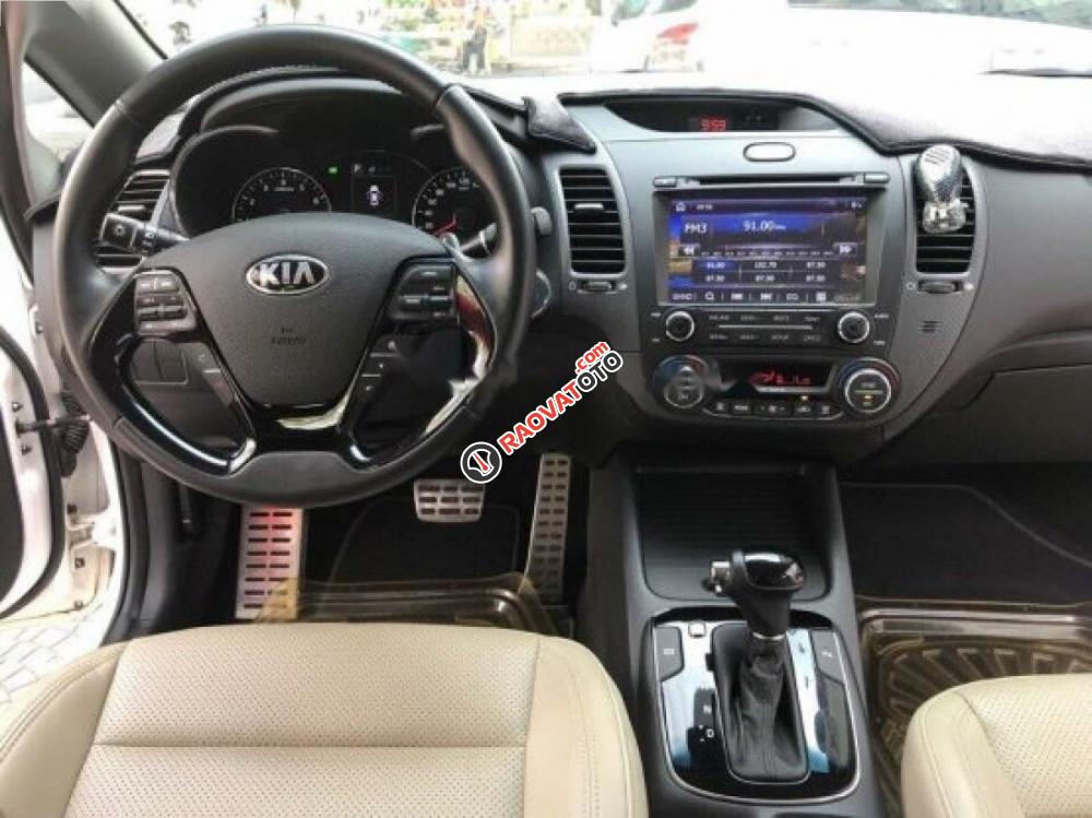 Cần bán xe Kia Cerato 1.6 AT đời 2016, màu trắng xe gia đình, 605tr-8