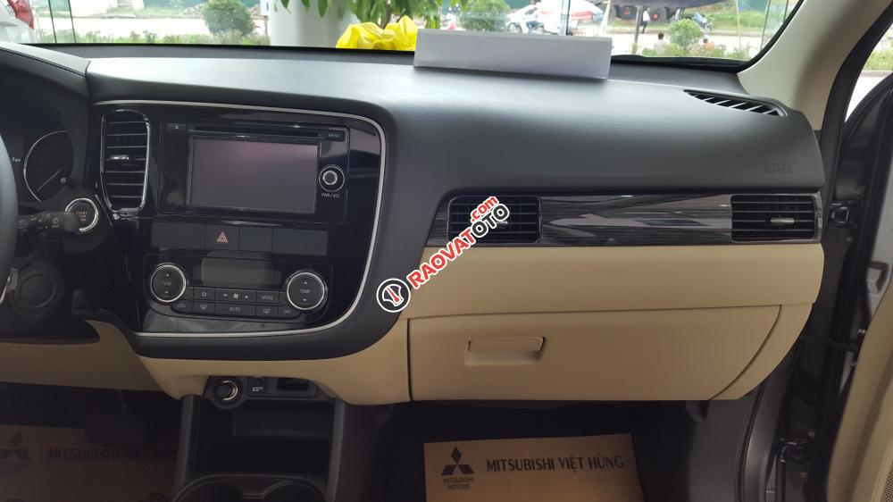 Mitsubishi Outlander 2018, khuyến mại vô cùng hấp dẫn duy nhất trong tháng-19