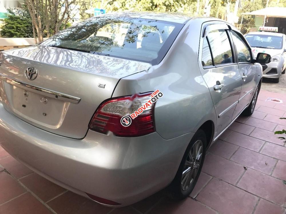 Cần bán xe Toyota Vios 1.5E đời 2013, màu bạc, 390 triệu-3