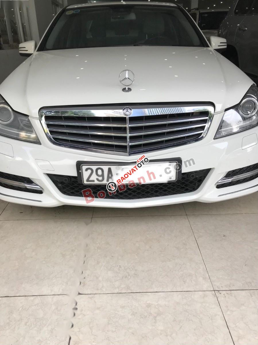 Bán Mercedes C250 đời 2011, màu trắng chính chủ-1