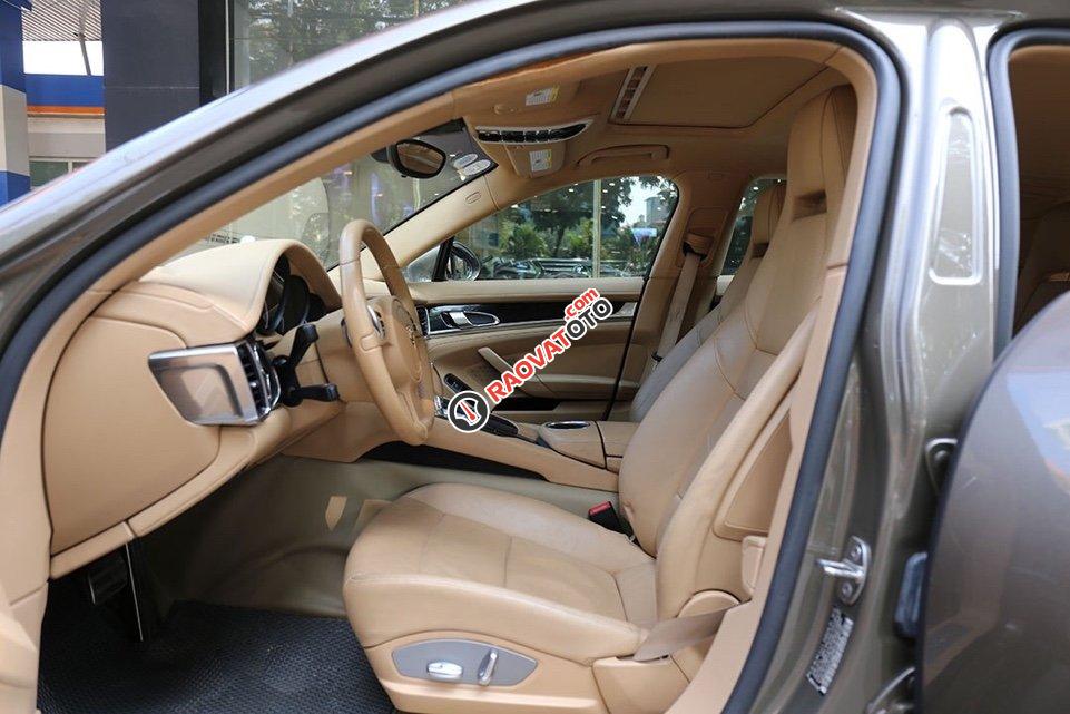 Cần bán Porsche Panamera 4 đời 2010, màu da lươn, nhập khẩu nguyên chiếc tại Đức, đăng kí 2012-6