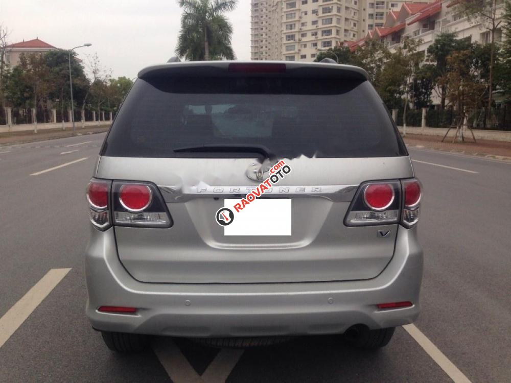 Bán Toyota Fortuner 2.7V 4x4AT sản xuất 2015, màu bạc số tự động, giá tốt-2