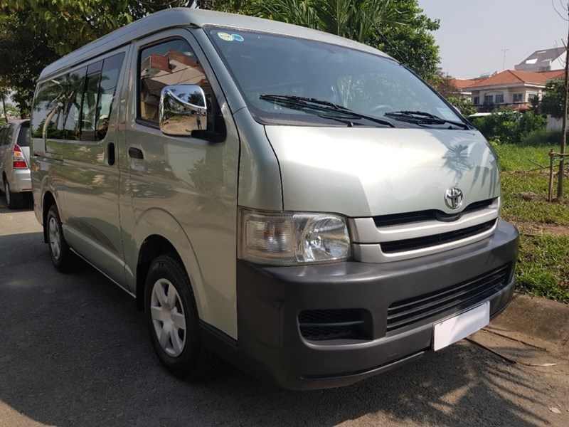 Bán Toyota Hiace đời 2008, màu bạc, nhập khẩu nguyên chiếc-2