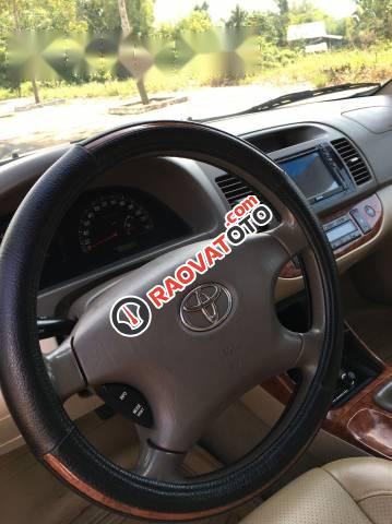 Cần bán gấp Toyota Camry đời 2005, màu đen số sàn, 395tr-4