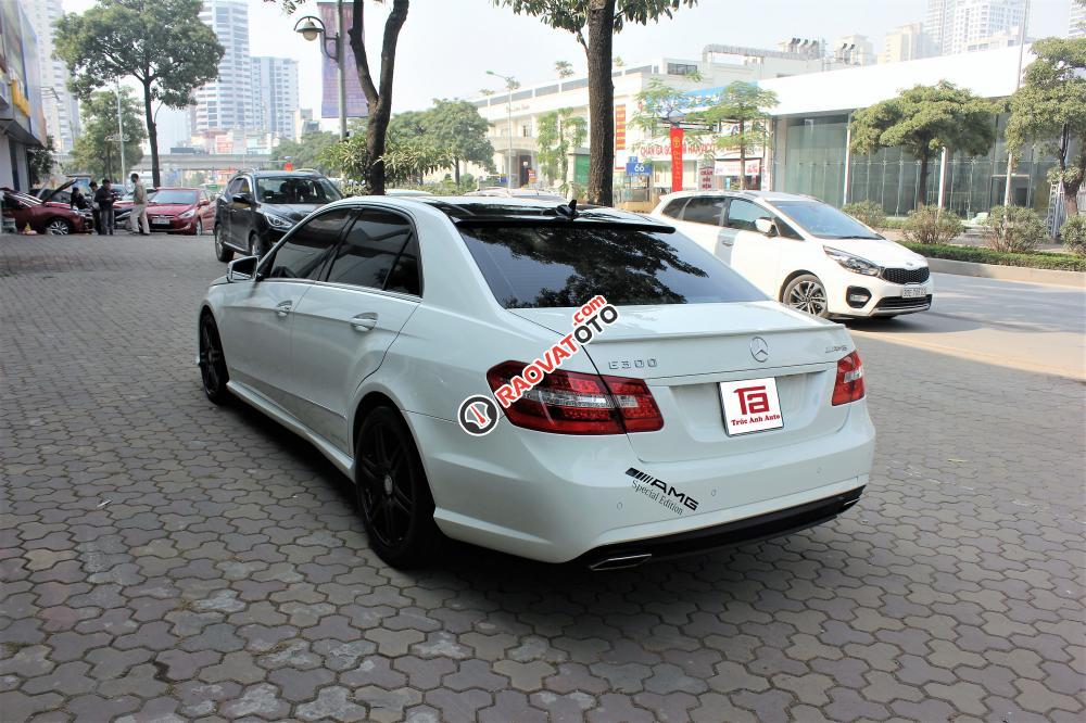 Bán Mercedes E300 AMG đời 2012, màu trắng-4