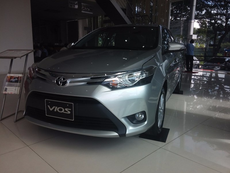 Bán ô tô Toyota Vios đời 2017, màu bạc, nhập khẩu nguyên chiếc-2