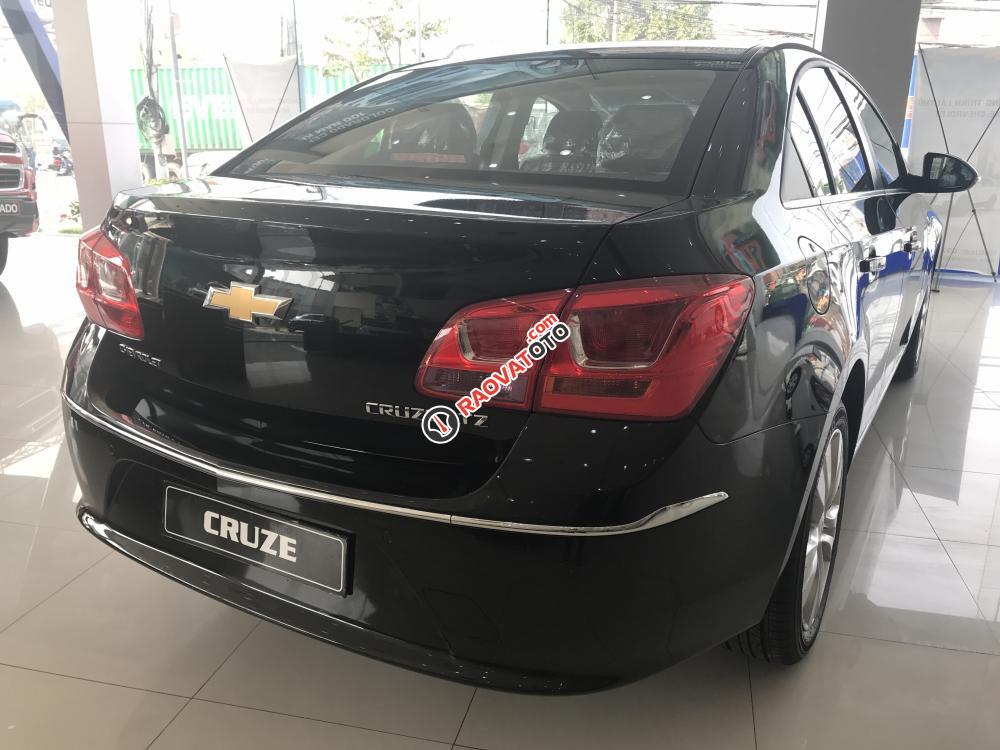 Bán Chevrolet Cruze LTZ đời 2017, màu đen-2