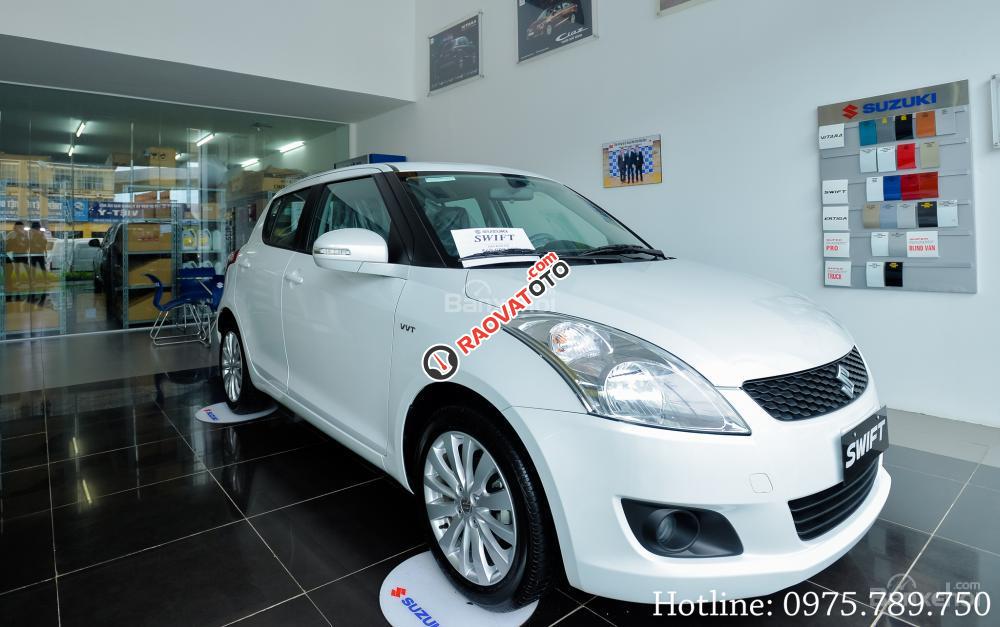 Cần bán Suzuki Swift đời 2018, màu trắng, 569 triệu-1