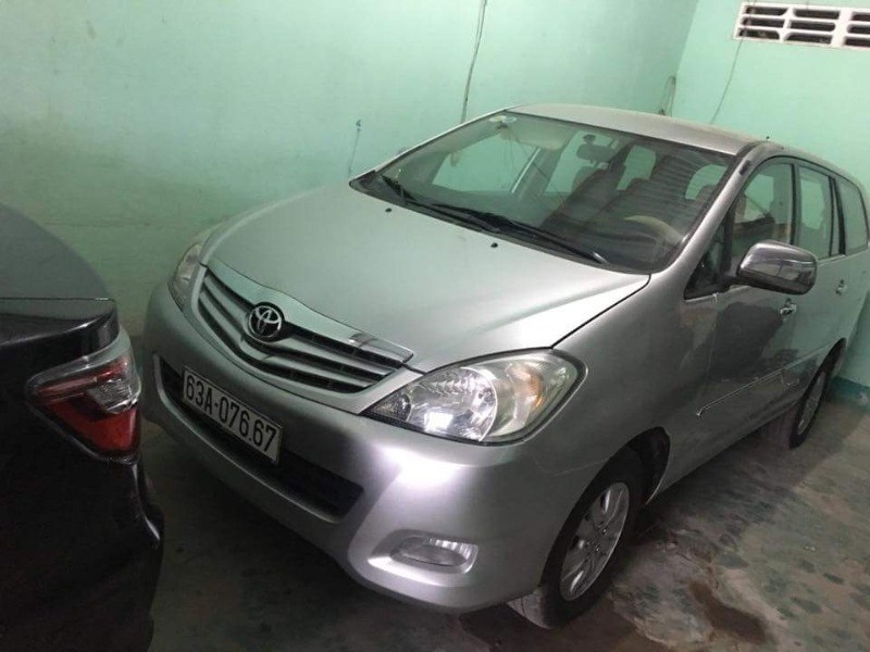 Cần bán Toyota Innova đời 2012, nhập khẩu chính hãng-1