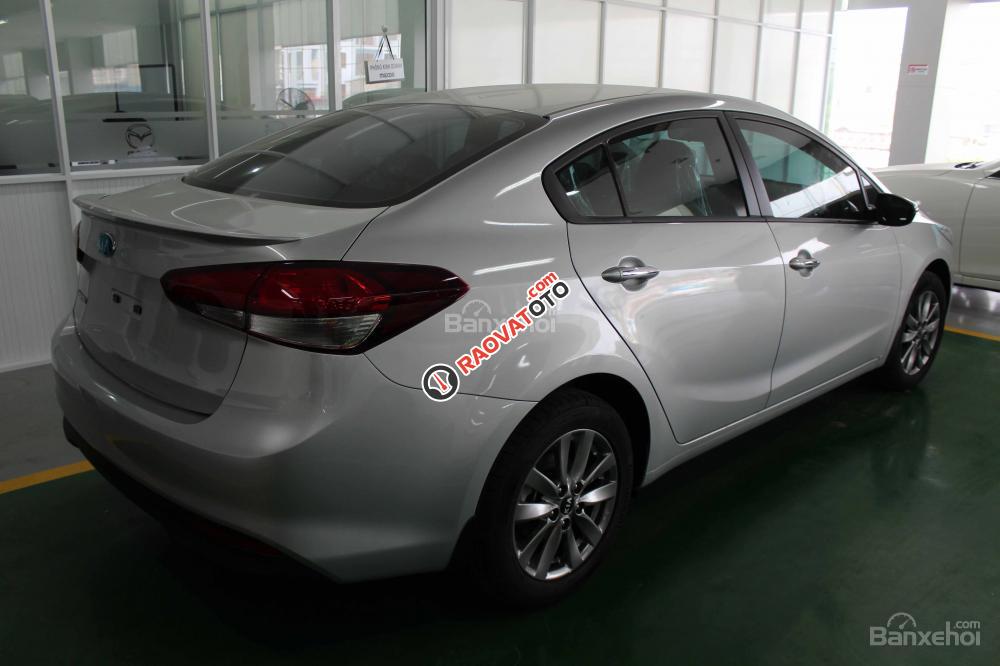 Kia Tiền Giang _ Kia Cerato 1.6 số sàn, màu bạc, hỗ trợ mua trả góp lãi suất thấp-1