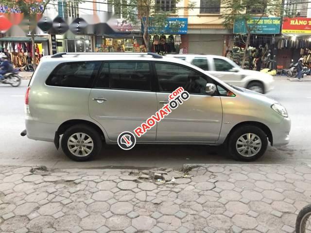 Bán Toyota Innova G đời 2009, màu bạc số sàn-0