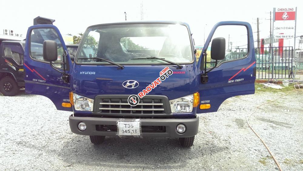 Bán xe tải Hyundai 7T7 HD700, màu xanh-1