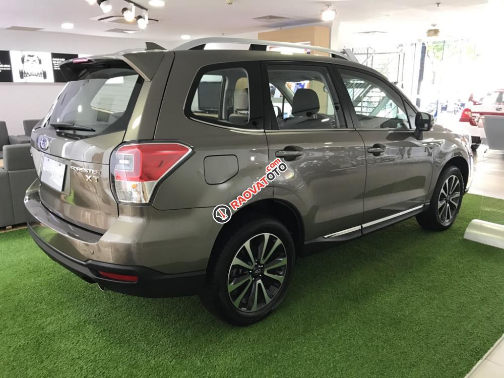 Cần bán Subaru Forester 2.0XT trắng, xe giao ngay, KM tốt gọi 093.22222.30-3