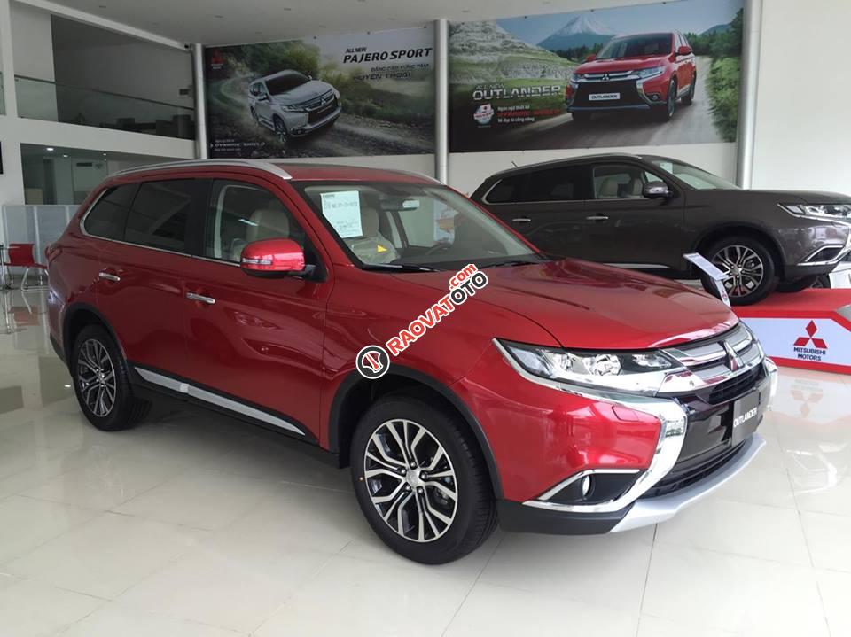 Bán ô tô Mitsubishi Outlander đời 2018, màu đỏ, lợi xăng 7L/100km, giá cực ưu đãi, liên hệ: 0905910199-0