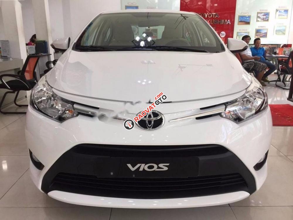 Cần bán xe Toyota Vios 1.5E đời 2017, màu trắng, 499tr-2