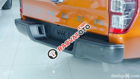 Bán xe Ford Ranger Wildtrak 3.2 4x4 2018, màu cam, xe nhập-21