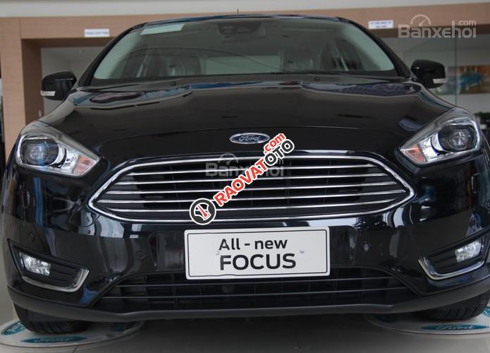 Ford Focus mới sở hữu hệ thống hỗ trợ đỗ, xe tự động, liên hệ trực tiếp để nhận giá tốt nhất tại Ford An Đô-1