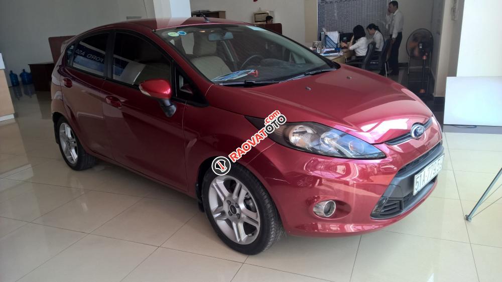 Cần bán Ford Fiesta sản xuất 2011, màu đỏ, 375tr, xe không lỗi, BH hãng 1 năm-2