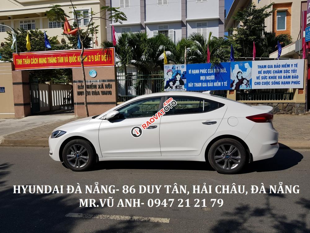 Xe Hyundai Elantra đời 2018 màu trắng - Đà Nẵng, giảm giá 80 triệu, chỉ còn 549 triệu, Lh: 0941 295 79-2