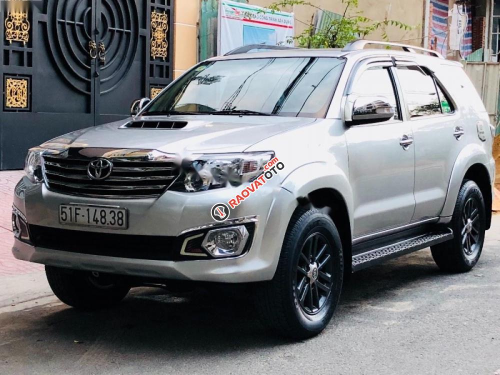 Bán ô tô Toyota Fortuner 2.5G đời 2015, màu bạc chính chủ-2