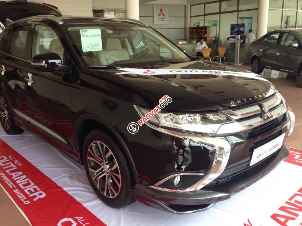 Bán Mitsubishi Outlander 2.0 CVT, màu đen, giá từ 808tr. Hỗ trợ trả góp, giao xe ngay - LH 0911373343-1