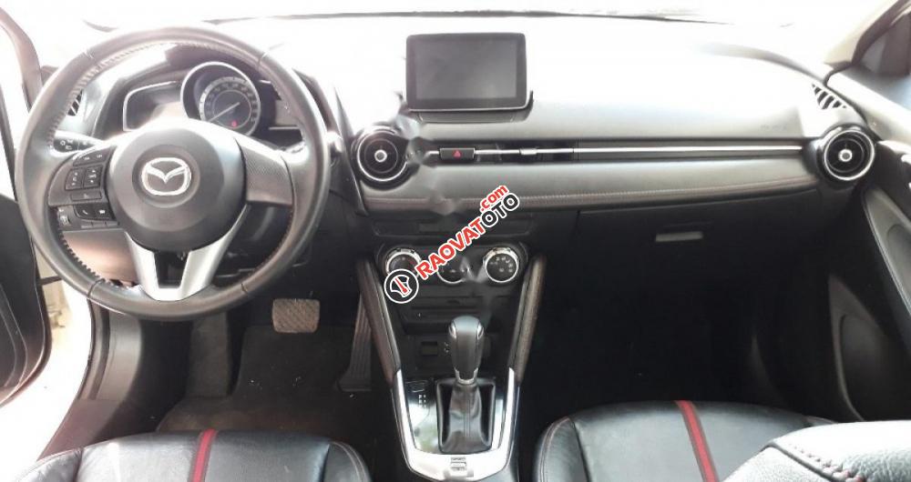 Bán ô tô Mazda 2 1.5 AT đời 2015, màu trắng chính chủ, giá tốt-4