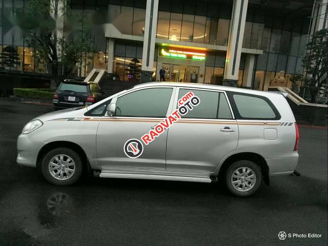 Bán Toyota Innova đời 2009, màu bạc chính chủ, giá tốt-4